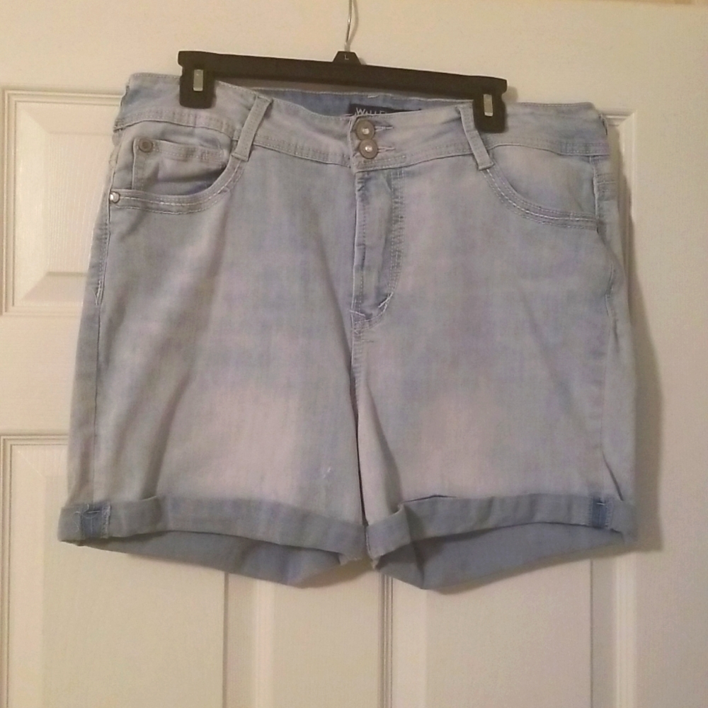 Wallflower jean shorts